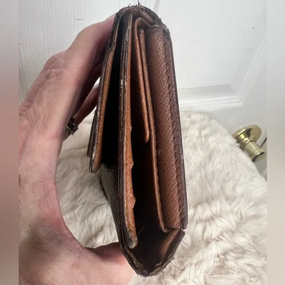 LOUIS VUITTON MONOGRAM PORTE TRESOR INTERNATIONAL WALLET - Picture 8 of 15